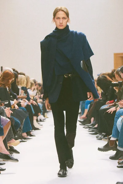 Look 69